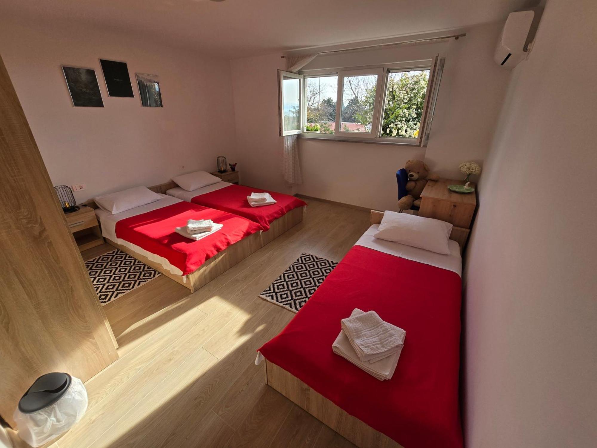 Apartment Nadalina Кралевица Екстериор снимка