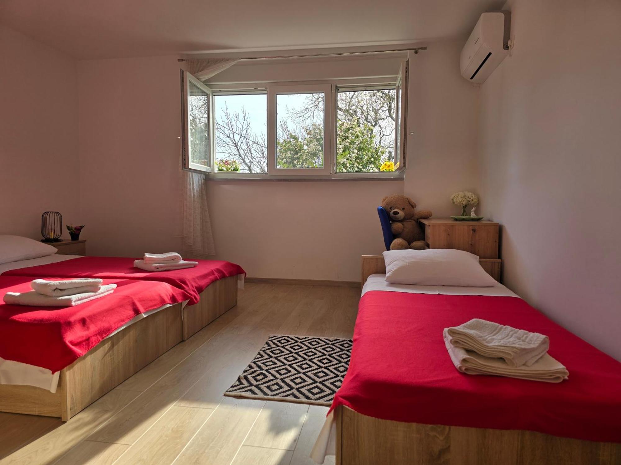Apartment Nadalina Кралевица Екстериор снимка
